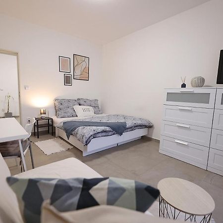 Fara No71 Apart 3 Libice nad Cidlinou Exterior foto